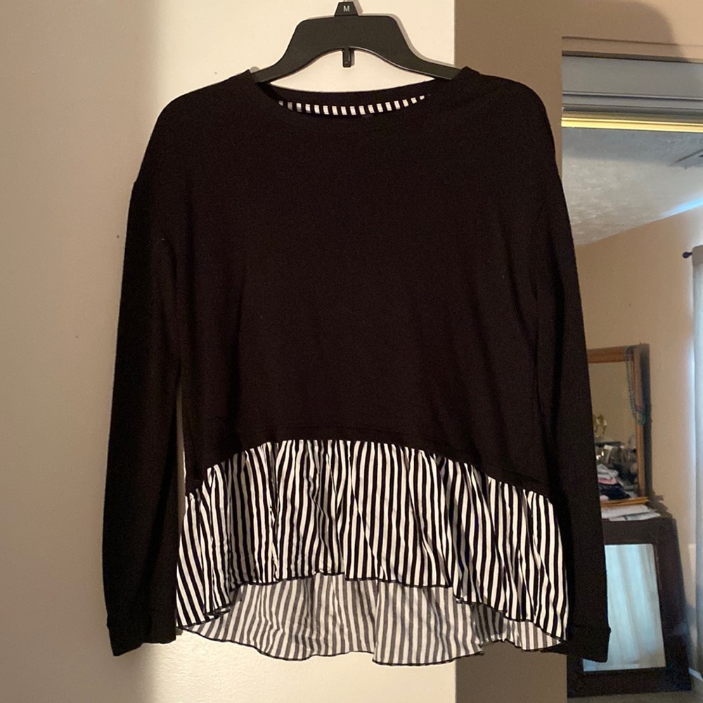 Black and White Hi/Low lightweight shirt